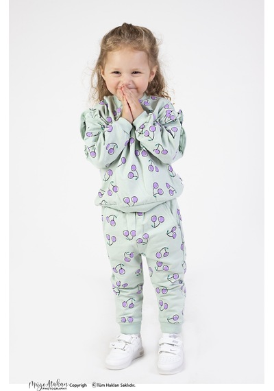 Harika Kids Kız Bebek&çocuk İki İplik Kumaş Kiraz Desenli Orta Kalınlıkta Örme Basic Oversize Alt Üst Eşofman Takımı 001