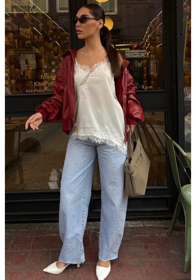 Madmext Beyaz Dantelli Asimetrik Kesim Saten Bluz Mg2694