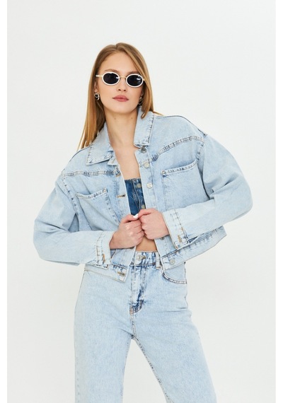 Modanida Kadın Kot Ceket Jean Açık Mavi Kot Ceket Crop Kesim Geniş Cepli Düğmeli Denim Ceket Mavi Mavi Modanida Kadın Kot Ceket Jean Açık Mavi Kot Ceket Crop Kesim Geniş Cepli Düğmeli Denim Ceket Mavi Mavi