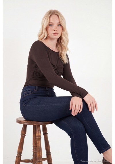 Lela Göğüs Drape Detaylı Kayık Yaka Bluz Kadın Bluz 5867117 Kahve