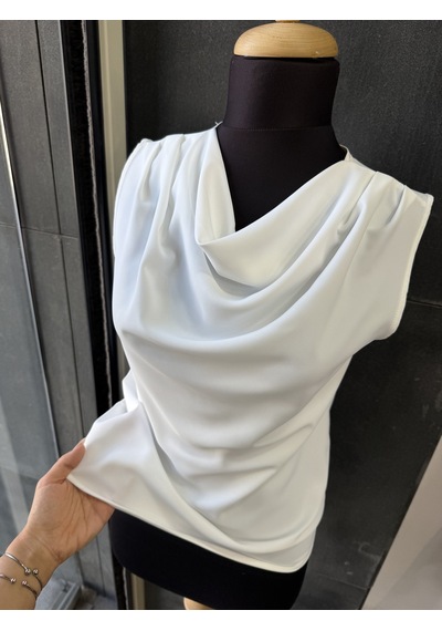 Pera Moda Dökümlü Degaje Yaka İç Göstermeyen Kısa Sıfır Kollu Bluz Gömlek Beyaz
