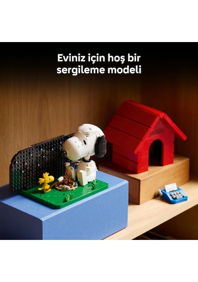 LEGO® Ideas Peanuts: Snoopy’nin Köpek Kulübesi 21368 - Yetişkinler için Snoopy Figürü İçeren Model Yapım Seti (964 Parça)