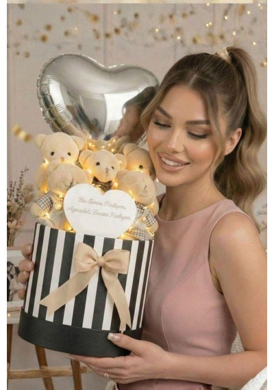 Premium Silindir Kutusunda Led Işıklı Aynalı Ve Kalp Balonlu Peluş Taba 5li Ayıcık Buketi