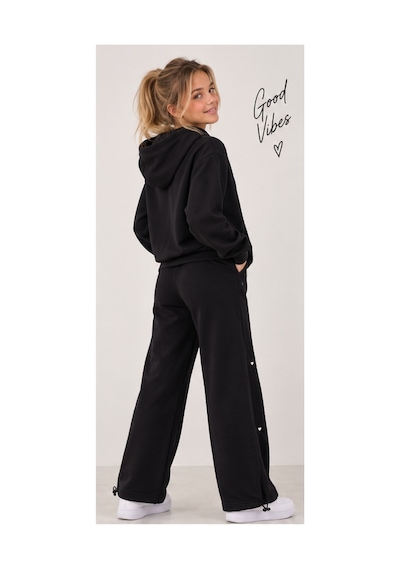 Mila Mood Kız Çocuk Siyah Kapüşonlu Fermuarlı Sweatshirt Kalp Detaylı Bol Paça Eşofman 2 Li Takım Mila Mood Kız Çocuk Siyah Kapüşonlu Fermuarlı Sweatshirt Kalp Detaylı Bol Paça Eşofman 2 Li Takım