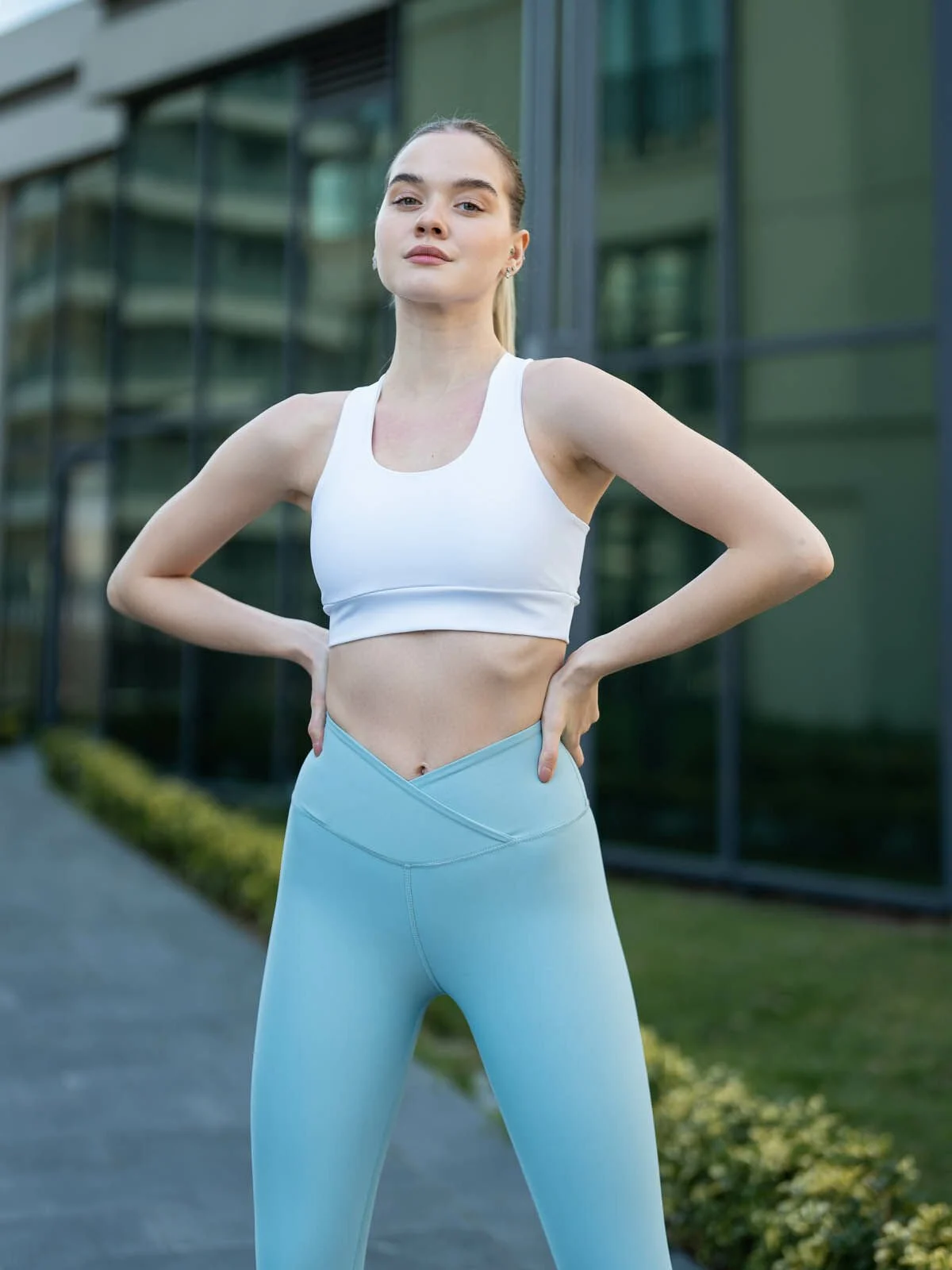 Lismina Beli Çapraz Tasarımlı Toparlayıcı Spor Tayt Çağla Yeşili