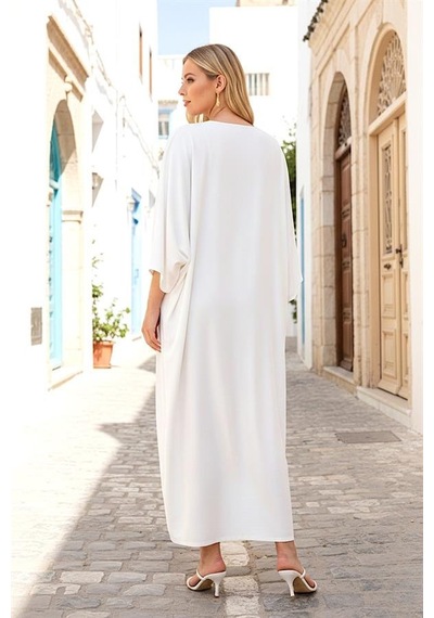 Veraura Lifestyle Beyaz V Yaka Göğsü Nota Nakışlı Cepli Oversize Uzun Gömlek Elbise
