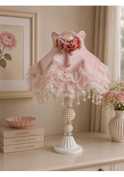 Pembe Kadife Kaplı Çiçek Süslemeli Başlık İncili Beyaz Metal Ayaklı Klasik Model Prenses Abajur 55x2