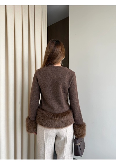 Laluvia Kahverengi Kolları Kürklü Hırka - 251104 Kahverengi