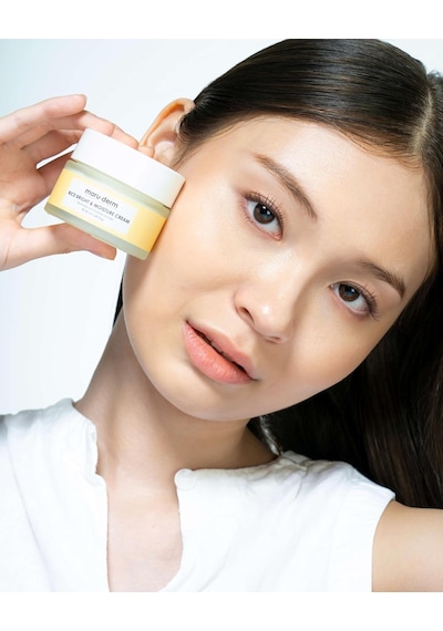 Maruderm Pirinç Özlü Aydınlatıcı & Nemlendirici Krem Seramid & Hyaluronik Asit İle Pürüzsüz Ve Parlak Görünüm İçin Yüz Kremi, 50 Ml