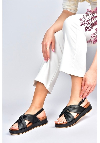Fox Shoes Siyah Günlük Kadın Sandalet M524022309