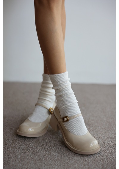 Selin Shoes Nora Kısa Topuklu Bilek Detaylı Gold Aksesuarlı Kadın Loafer- Ekru Rugan