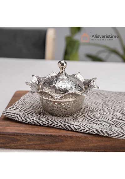 Kapaklı Metal Şekerlik Osmanlı Motifli Gültaş Küçük Sunum Kasesi, Çikolata Ve Lokum Kabı Kahve Sunumları İçin Dekoratif Şekerlik Gümüş Rengi Çok Renkli Kapaklı Metal Şekerlik Osmanlı Motifli Gültaş Küçük Sunum Kasesi, Çikolata Ve Lokum Kabı Kahve Sunumları İçin Dekoratif Şekerlik Gümüş Rengi Çok Renkli