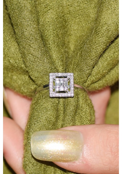0.35 Ct .Baget Pırlanta Kare Tektaş Yüzük Modern Tasarım