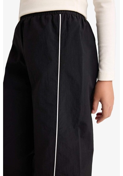 Defacto Kız Çocuk Wide Leg Esnek Bantlı Paça Paraşüt Pantolon E6186a825aubk27 Siyah