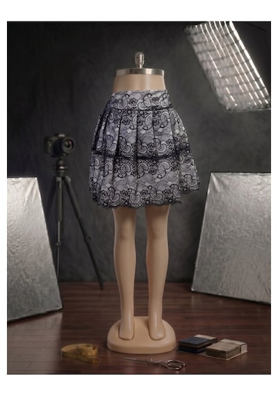 Orvelia Siyah Kat Kat Güpür Dantel Detaylı Yüksek Bel Kloş Mini Etek Clio
