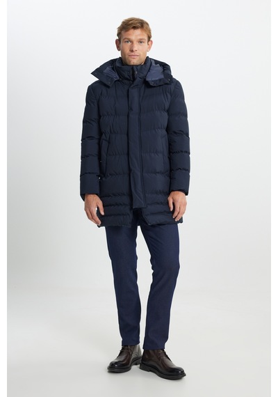 AC&Co / Altınyıldız Classics Erkek Lacı Standart Fit Normal Kesim Çıkma Kapüşon Dik Yaka Yan Cepli Kaban Lacivert AC&Co / Altınyıldız Classics Erkek Lacı Standart Fit Normal Kesim Çıkma Kapüşon Dik Yaka Yan Cepli Kaban Lacivert