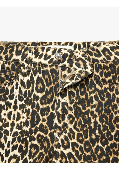 Koton Leopar Desenli Taşlı Yüksek Bel Düğmeli Cepli Pamuklu Mini Şort Leopar Desenli 6sal40165mw