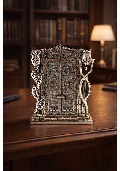 Taş İşlemeli Gümüş Biblo Allah & Muhammed S.a.v Kâbe Kapısı Taşlı Figürlü Masa Üstü Biblo 25 Cm Gri