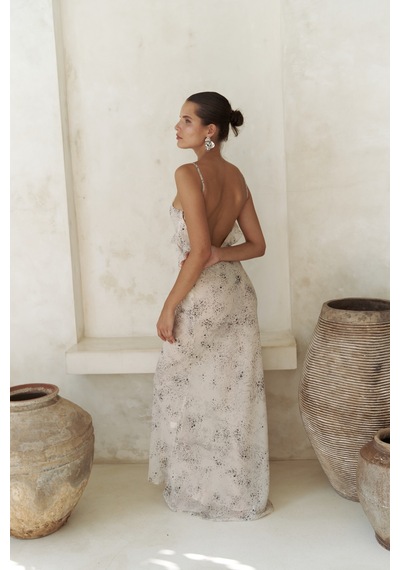 Mai Collection Mai Studios Co. Purtyas Fırfır Detaylı Bej Uzun Elbise Bej