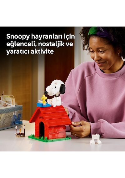 LEGO® Ideas Peanuts: Snoopy’nin Köpek Kulübesi 21368 - Yetişkinler için Snoopy Figürü İçeren Model Yapım Seti (964 Parça)