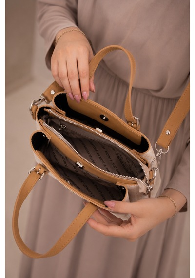 Just Polo Kadın Orta Boy Premium Deri Ayarlanabilir Askılı 3 Bölmeli Şık El & Omuz Çantası Shoulder Bag Krem - Camel