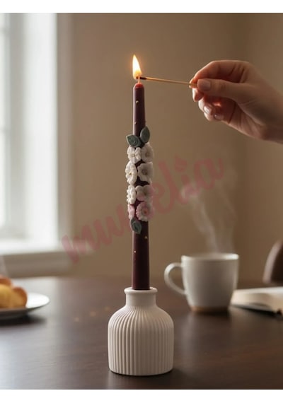 Mumelia Kır Çiçeği Sarmalı Şamdan - Doğal Soya Kutulu Dekoratif Mum - Kahverengi