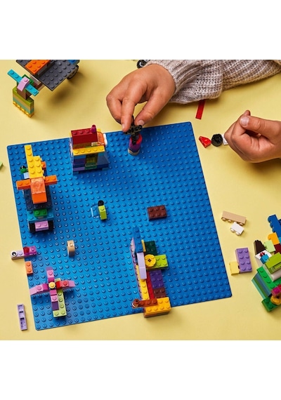 LEGO® Classic Mavi Plaka 11025 - 4 Yaş ve Üzeri LEGO Severler için Açık Uçlu Yaratıcı Yapım Seti (1 Parça)