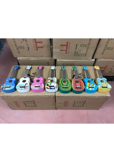 Resimli Soprano Boy Gül Klavye Ve Eşikli Ukulele Gitarlar