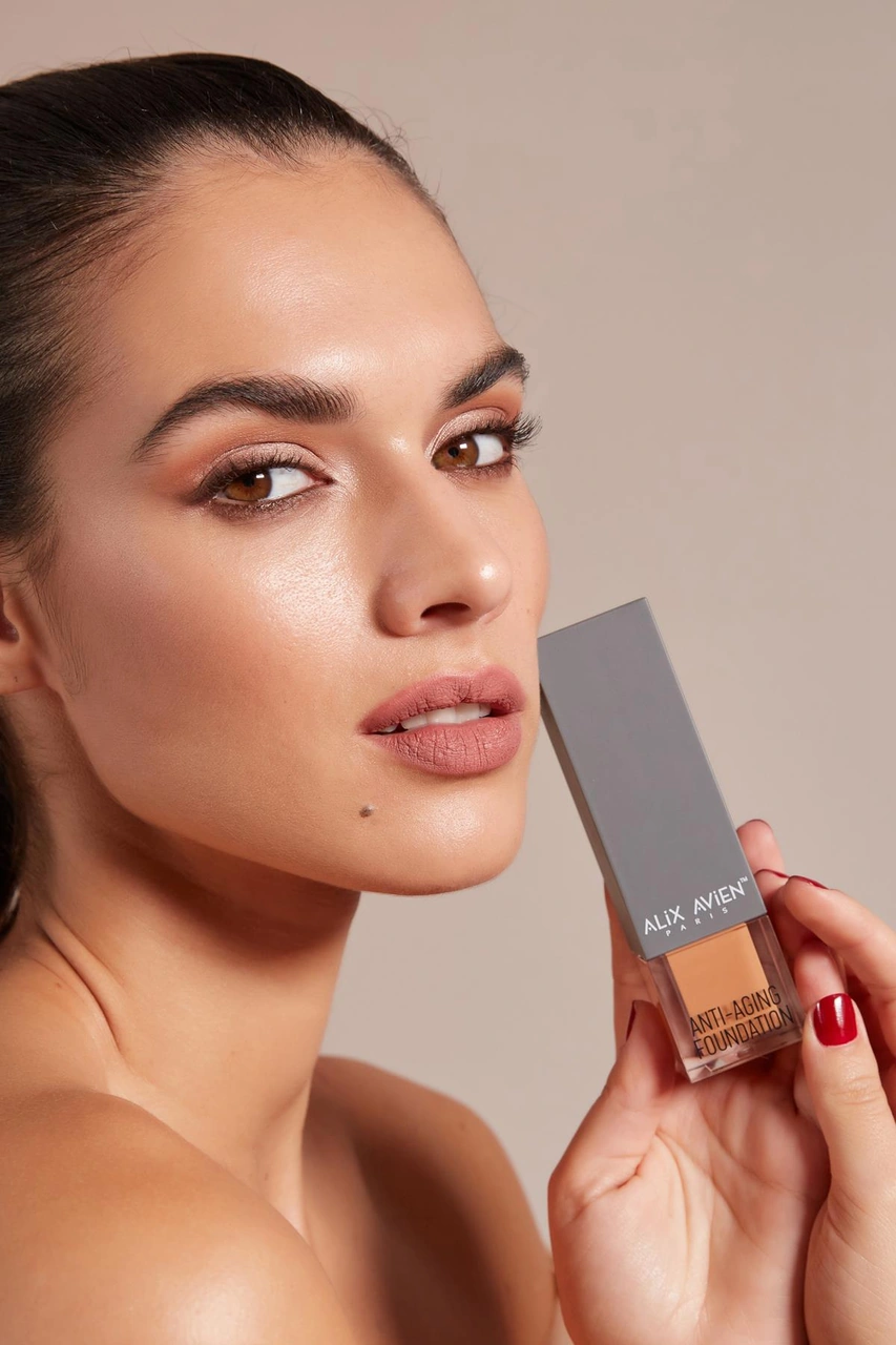 Alix Avien Vitamin İçeren Nemlendirici SPF15+ Fondöten  Foundation 512 Warm Brown