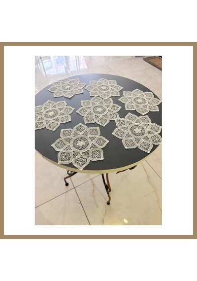 Bezos 6 Lı Dantel Kahve Sunumluğu 15x15 Cm Asorti Desenli Zarif Sunum Aksesuarı 22 Çok Renkli