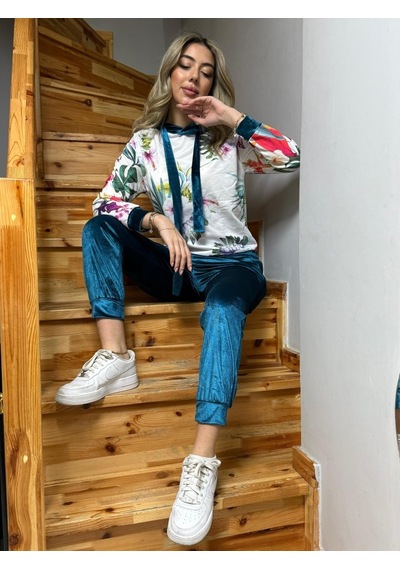 Ramımse Kadın Kadife Kumaş Uzun Kollu Kapüşon Detay Çiçek Baskılı Sweat Ve Pantolon Ikili Takım Mavi Ramımse Kadın Kadife Kumaş Uzun Kollu Kapüşon Detay Çiçek Baskılı Sweat Ve Pantolon Ikili Takım Mavi