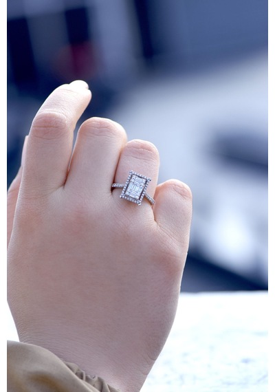 0.80 Ct Modern Tasarım Baget Kare Tektaş Yüzük