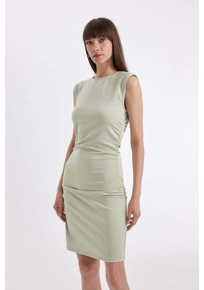 DeFacto Bodycon Vücuda Oturan Drapeli Krep Kolsuz Mini Abiye Elbise D3770AX24AUKH494