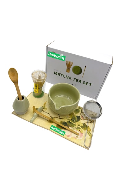 Herbarius 8 Parça Çiçek Desenli Balık Sırtı Kabartmalı Açık Adaçayı Yeşili Renk Matcha Çayı Hazırlama Seti - Geleneksel Japon Matcha Seti