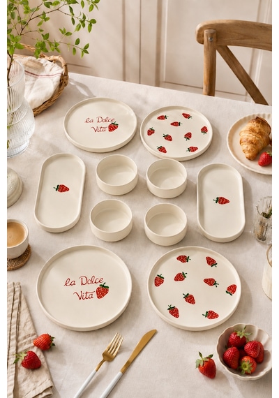 Vita Berry 10 Parça 4 Kişilik Çilek Desenli Stackable Seramik Kahvaltı Ve Sunum Seti Beyaz