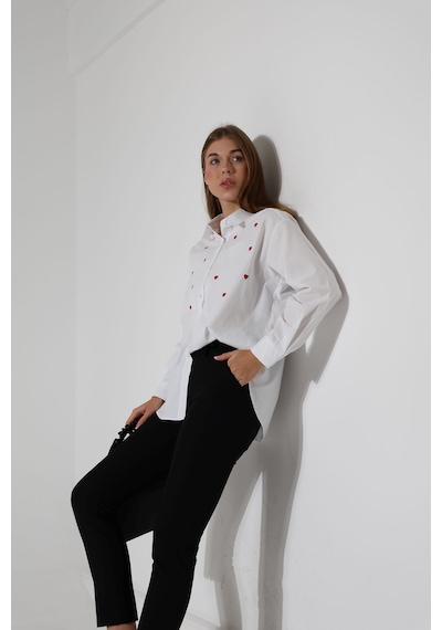 Corradeo Giyim Yeni Sezon Oversize Çizgili Poplin Kumaş Kalp Nakış Detaylı Apoletli Tasarım Gömlek Beyaz