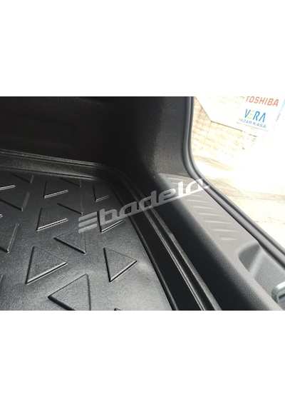 Mercedes B Serısı 2011-2018 Uyumlu Bagaj Havuzu Kokusuz Kaucuk 3D