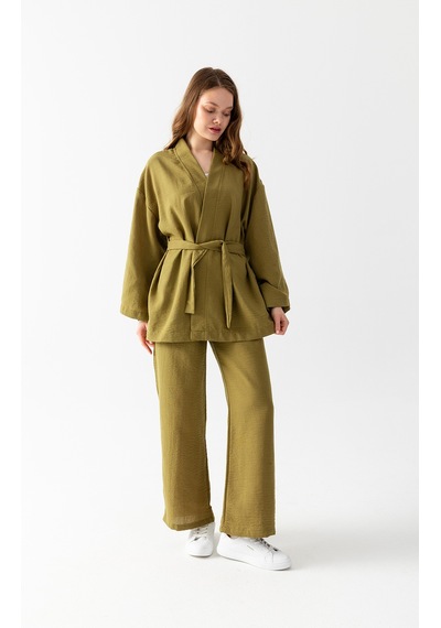Zen Elegance Kadın Kimono Takım - Geniş Paça Keten Dokulu Alt Üst Yazlık Kadın Takım Haki Zen Elegance Kadın Kimono Takım - Geniş Paça Keten Dokulu Alt Üst Yazlık Kadın Takım Haki