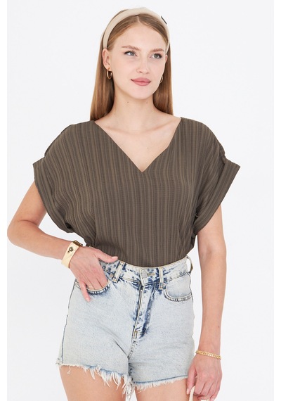 Armonika Kadın Koyu Haki V Yaka Yanları Yırtmaçlı Arkası Uzun Duble Kol Detaylı Oversize Bluz Arm-24y001074