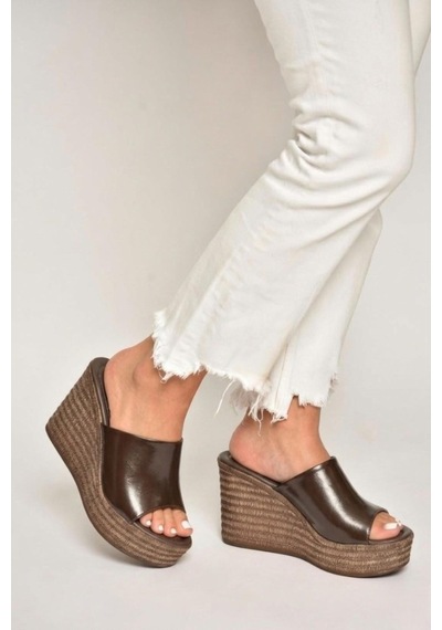 Fox Shoes Y996559960 Kahverengi Rustik Dolgu Tabanlı Kadın Terlik