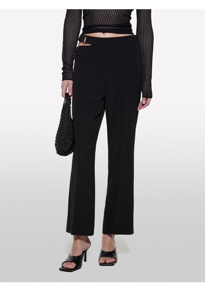 Sisley Beli Zincir Detaylı Dökümlü Pantolon Kadın Siyah Pantolon - 325p41h1lf06z