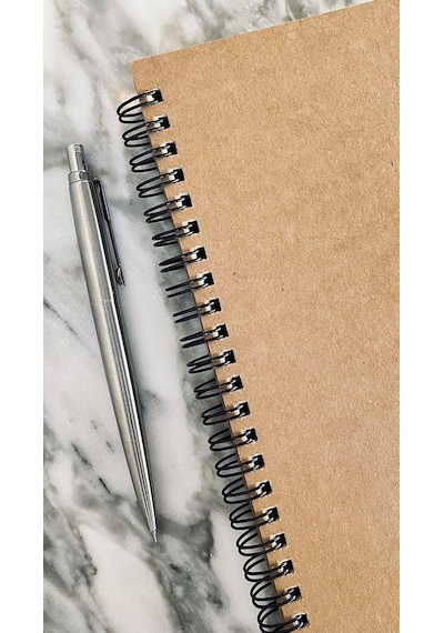 Spiralli Notebook, Kraft Kapaklı, A5 Boyut 15x21 Cm , 100 Yaprak Noktalı Çok Renkli