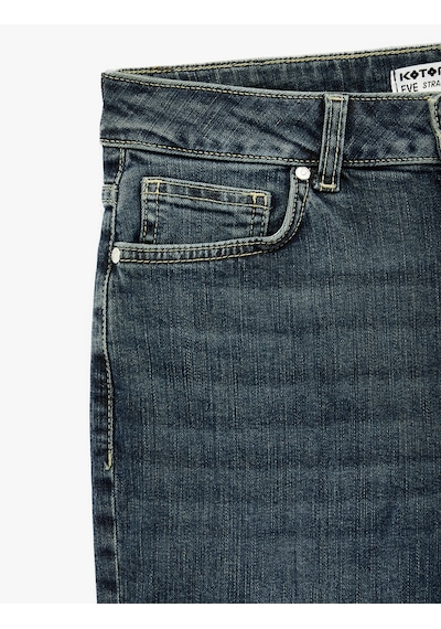 Koton Düz Paça Cepli Düğmeli Normal Bel Pamuklu Straight Fit Denim Pantolon - Straight Jeans Ovd 6sal40060md Koton Düz Paça Cepli Düğmeli Normal Bel Pamuklu Straight Fit Denim Pantolon - Straight Jeans Ovd 6sal40060md