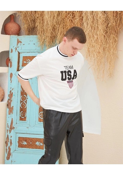 Novalisse Erkek Bisiklet Yaka Tişört Nakış İşlemeli Kısa Kol Oversize T-shirt - Beyaz Çoklu Renk