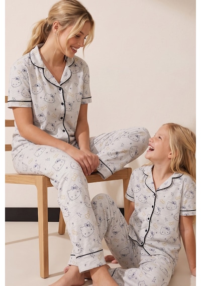 Siyah İnci Hello Kitty Lisanslı %100 Pamuk Pembe Çok Renkli Düğmeli Biyeli Pijama Takım 26120451 Gri Lacivert Siyah İnci Hello Kitty Lisanslı %100 Pamuk Pembe Çok Renkli Düğmeli Biyeli Pijama Takım 26120451 Gri Lacivert