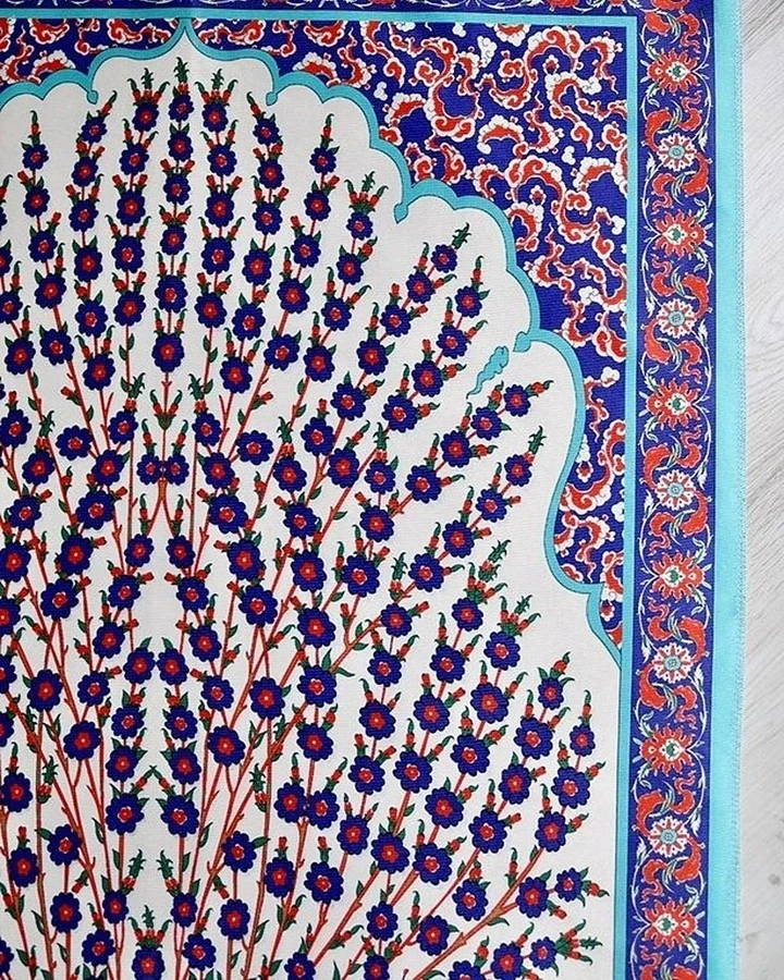 Çini Desenli İpek Dokulu Keseli Seccade Kırmızı Çok Renkli
