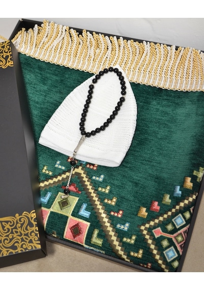 Erkekler İçin Seccade Takke Tesbih Hediyelik Seti Kilim Desenli Kadife Astarlı Seccade, 33 Lü Erkek Tesbihi, Takke Ve Özel Kutu Yeşil Erkekler İçin Seccade Takke Tesbih Hediyelik Seti Kilim Desenli Kadife Astarlı Seccade, 33 Lü Erkek Tesbihi, Takke Ve Özel Kutu Yeşil
