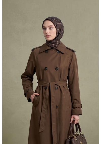 Armine Trend Klasik Yaka Belden Kuşaklı Çift Cepli 101 Cm Boy Trenckot Latte 26kt728 Açık Kahverengi