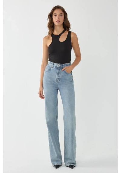 Hiccup Asimetrik Yaka Crop Top Siyah
