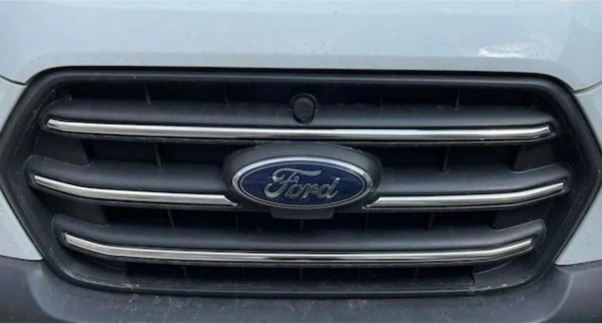 Ueskrom Ford Transit Krom Ön Panjur 4 Parça 2019 Ve Üzeri Paslanmaz Çelik
